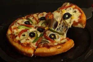 Chili Paneer Pizza