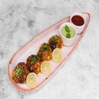 Veg Achari Momos