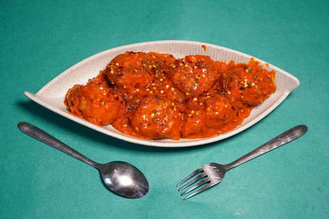 Veg Creamy Red Sauce Momo