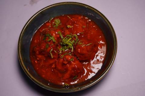 Veg Gravy Momos [6 Pieces]